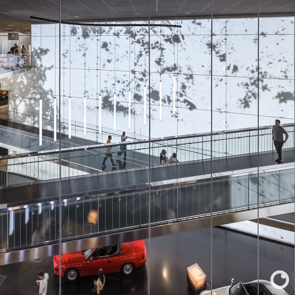 Innenansicht des BMW Museums in München, Bauherr BMW Group, Architekt Karl Schwanzer, 1973. Foto: Bertrand Weiss, weissfotografie.com