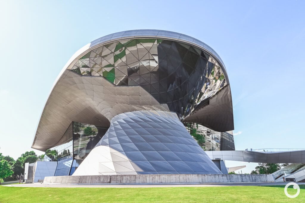 Außenansicht der BMW Welt in München, Bauherr BMW Group, Architekten Coop Himmelb(l)au, 2007. Foto: Bertrand Weiss, weissfotografie.com