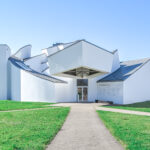 Außenansicht des Vitra Design Museums in Weil am Rhein, Bauherr Vitra AG, Architekt Frank Gehry, 1989. Foto: Bertrand Weiss, weissfotografie.com