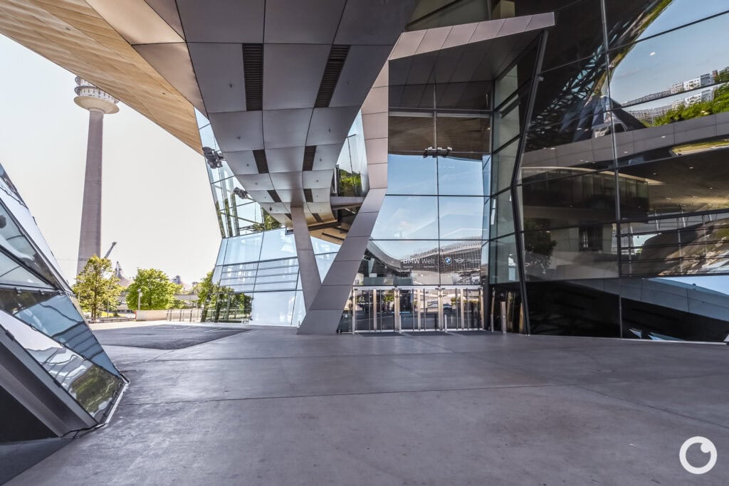 Außenansicht der BMW Welt in München, Bauherr BMW Group, Architekten Coop Himmelb(l)au, 2007. Foto: Bertrand Weiss, weissfotografie.com