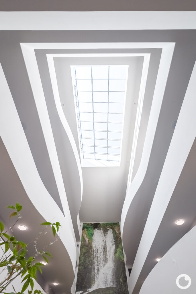 Innenansicht des Wohn- und Geschäftshauses „student@home“ in Freiburg, Bauherr ImmoTrend GmbH, Architekten Kühnl + Schmidt Architekten AG, 2018. Foto: Bertrand Weiss, weissfotografie.com