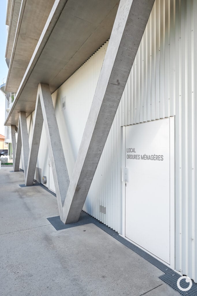 Außenansicht des Wohnensembles Link & Lumi in Huningue am Rhein, Bauherr Constructa Promotion, Architekten Triptyque Architecture und DREAM, 2023. Foto: Bertrand Weiss, weissfotografie.com