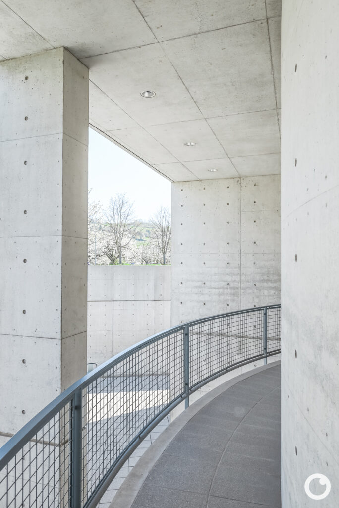 Innenansicht des Vitra Konferenzpavillons in Weil am Rhein, Bauherr Vitra Campus, Architekt Tadao Ando, 1993. Foto: Bertrand Weiss, weissfotografie.com