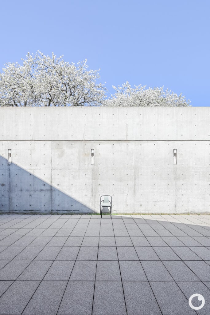 Innenansicht des Vitra Konferenzpavillons in Weil am Rhein, Bauherr Vitra Campus, Architekt Tadao Ando, 1993. Foto: Bertrand Weiss, weissfotografie.com