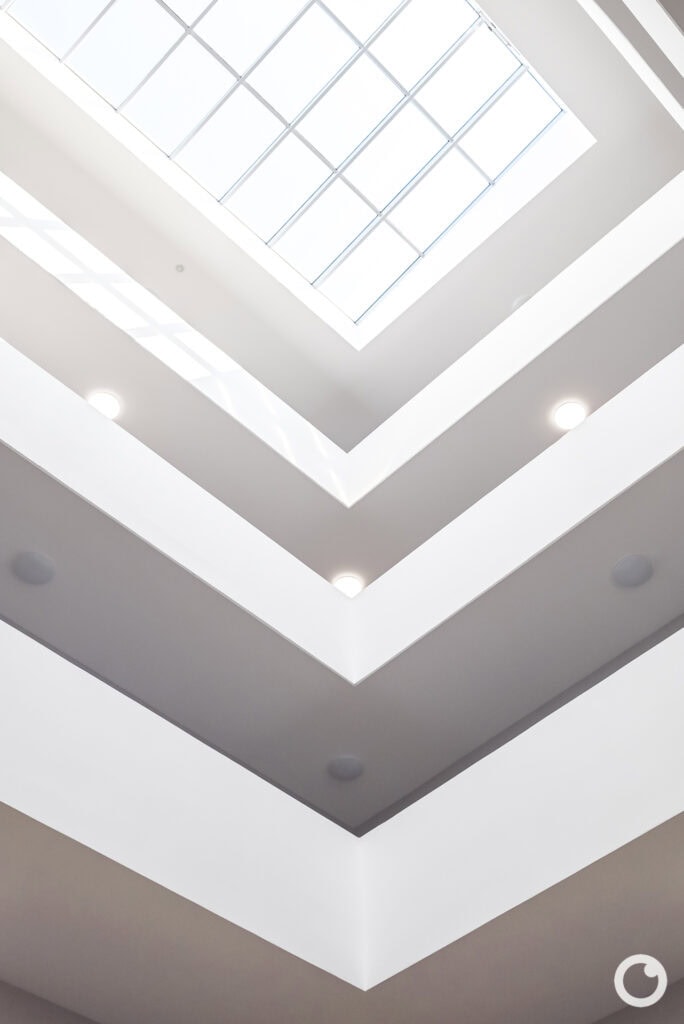 Innenansicht des Wohn- und Geschäftshauses „student@home“ in Freiburg, Bauherr ImmoTrend GmbH, Architekten Kühnl + Schmidt Architekten AG, 2018. Foto: Bertrand Weiss, weissfotografie.com