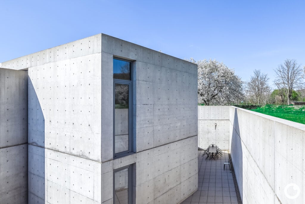 Innenansicht des Vitra Konferenzpavillons in Weil am Rhein, Bauherr Vitra Campus, Architekt Tadao Ando, 1993. Foto: Bertrand Weiss, weissfotografie.com