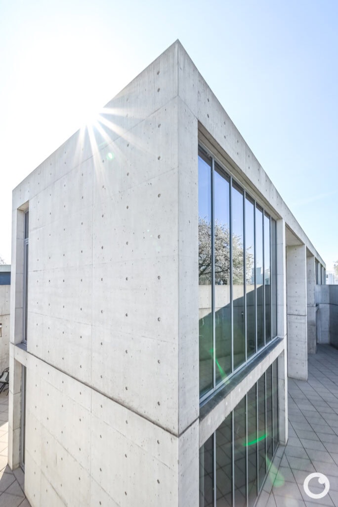Innenansicht des Vitra Konferenzpavillons in Weil am Rhein, Bauherr Vitra Campus, Architekt Tadao Ando, 1993. Foto: Bertrand Weiss, weissfotografie.com