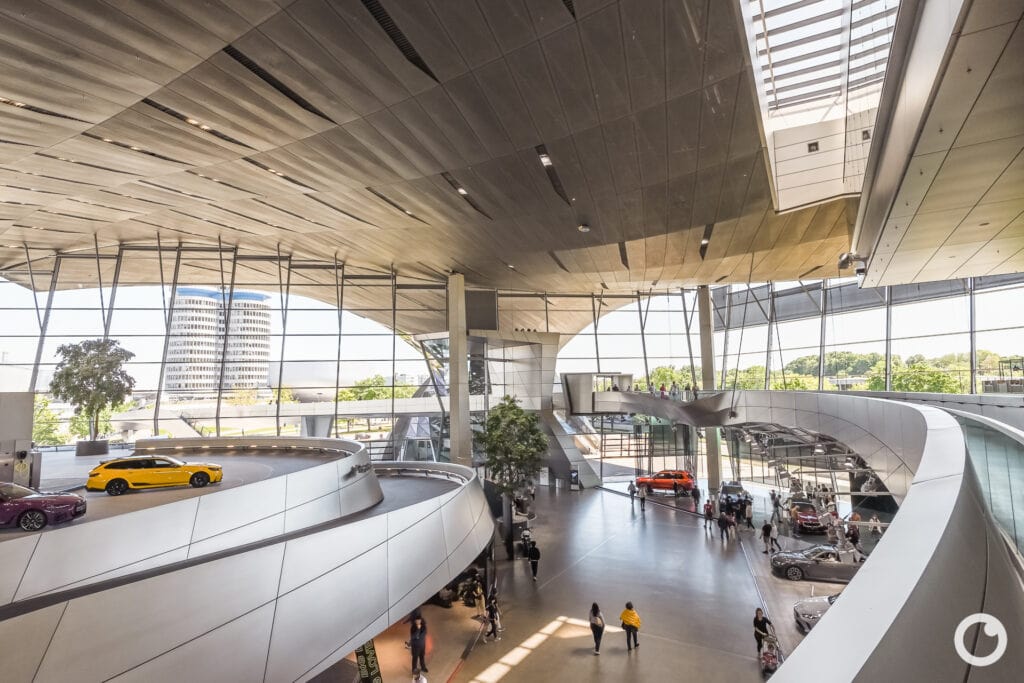 Innenansicht der BMW Welt in München, Bauherr BMW Group, Architekten Coop Himmelb(l)au, 2007. Foto: Bertrand Weiss, weissfotografie.com