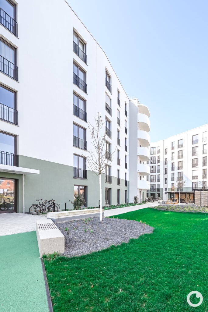 Außenansicht des Wohnbaus am Güterbahnhof Nord in Freiburg, Bauherr Ed. Züblin AG, Architekten AS+P Albert Speer + Partner GmbH, Fertigstellung 2024. Foto: Bertrand Weiss, weissfotografie.com