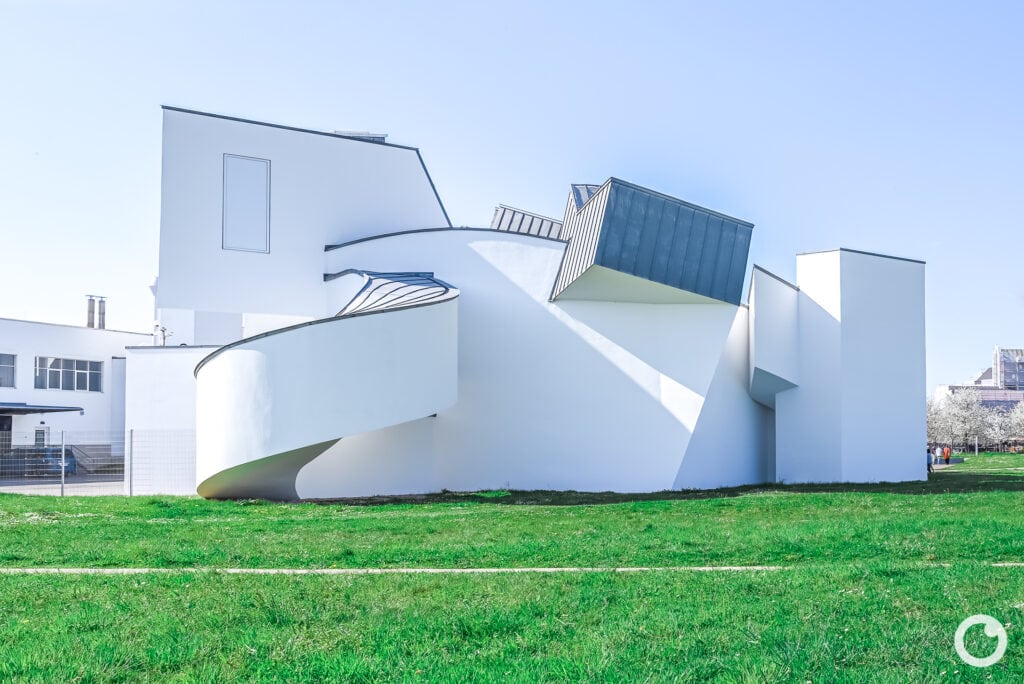 Außenansicht des Vitra Design Museums in Weil am Rhein, Bauherr Vitra AG, Architekt Frank Gehry, 1989. Foto: Bertrand Weiss, weissfotografie.com