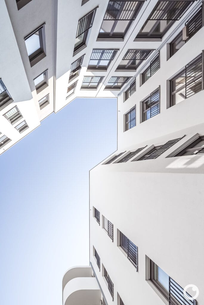Außenansicht des Wohnbaus am Güterbahnhof Nord in Freiburg, Bauherr Ed. Züblin AG, Architekten AS+P Albert Speer + Partner GmbH, Fertigstellung 2024. Foto: Bertrand Weiss, weissfotografie.com