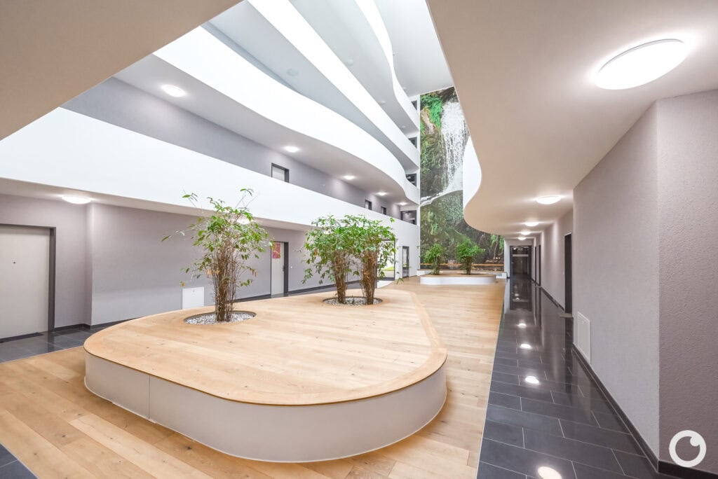 Innenansicht des Wohn- und Geschäftshauses „student@home“ in Freiburg, Bauherr ImmoTrend GmbH, Architekten Kühnl + Schmidt Architekten AG, 2018. Foto: Bertrand Weiss, weissfotografie.com