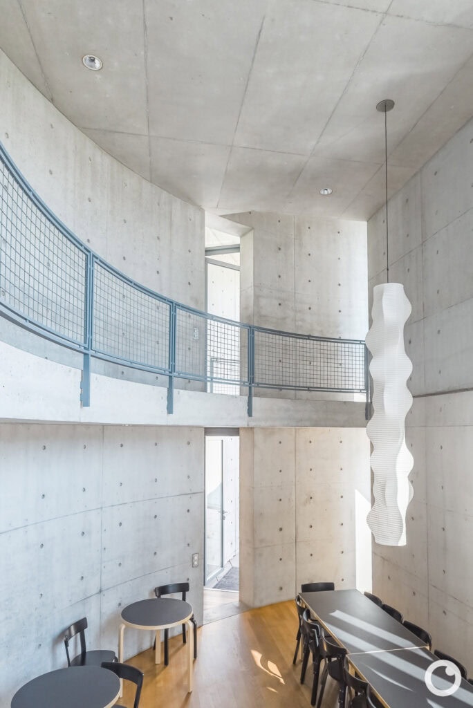 Innenansicht des Vitra Konferenzpavillons in Weil am Rhein, Bauherr Vitra Campus, Architekt Tadao Ando, 1993. Foto: Bertrand Weiss, weissfotografie.com