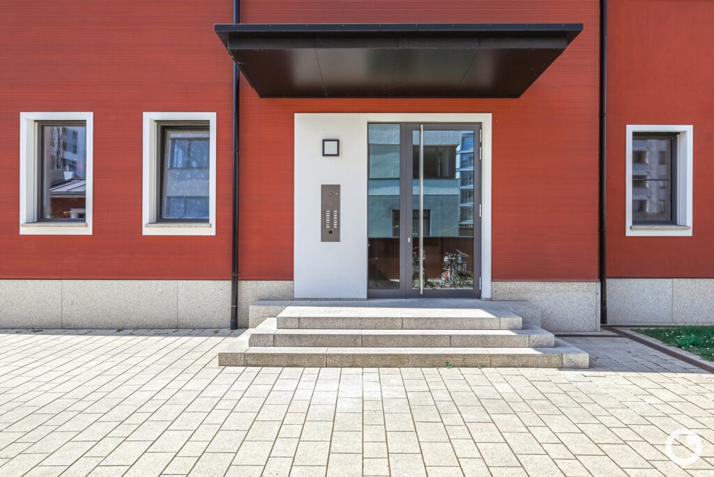 Außenansicht des Gebäudes Gare du Nord in Freiburg, Entwurf Mäckler Architekten, Umsetzung H+O Architekten Freiburg, 2018. Foto: Bertrand Weiss, weissfotografie.com