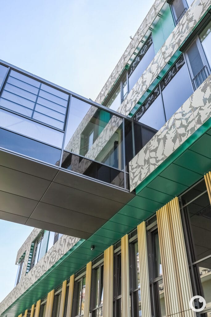 Außenansicht der Kinder- und Jugendklinik in Freiburg, Bauherr Universitätsklinikum Freiburg, Architekten Heinle, Wischer und Partner, 2017. Foto: Bertrand Weiss, weissfotografie.com