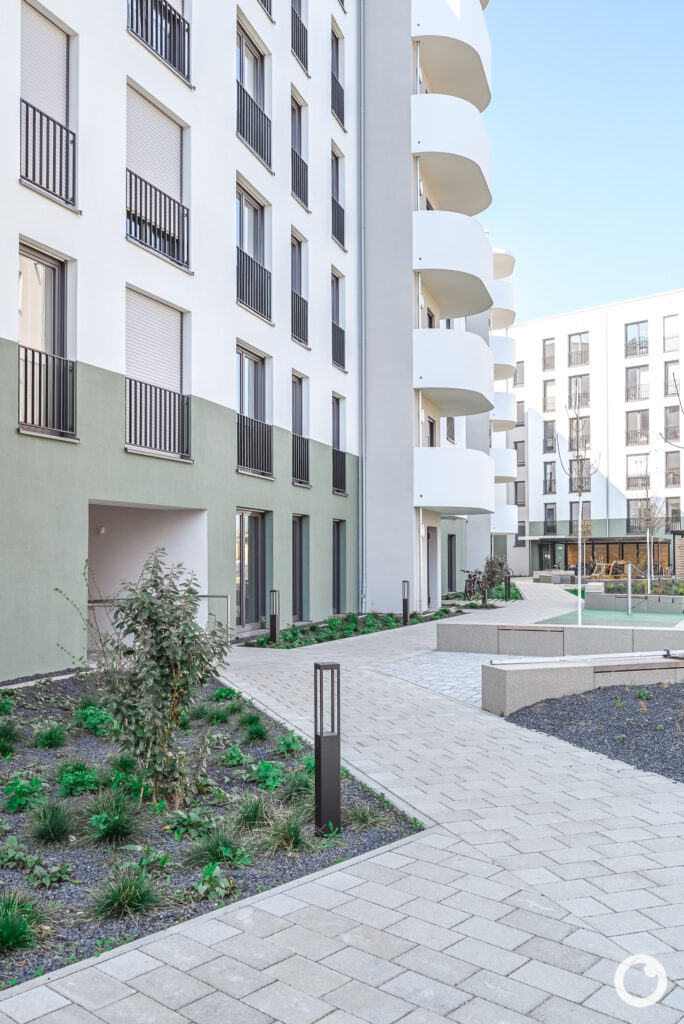 Außenansicht des Wohnbaus am Güterbahnhof Nord in Freiburg, Bauherr Ed. Züblin AG, Architekten AS+P Albert Speer + Partner GmbH, Fertigstellung 2024. Foto: Bertrand Weiss, weissfotografie.com