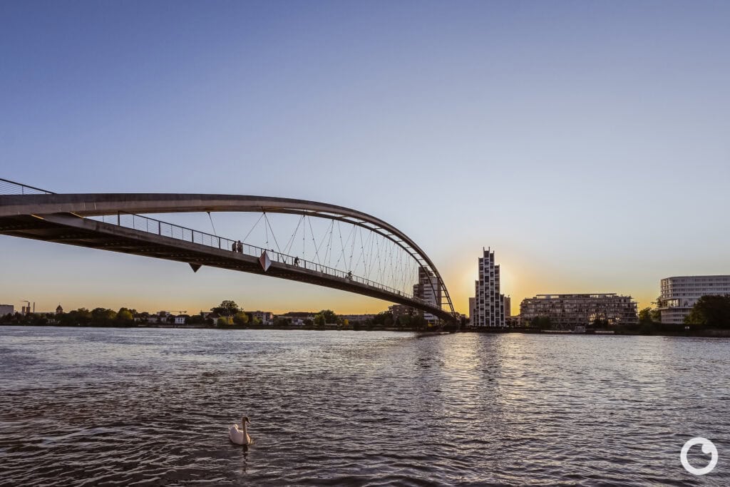 Sicht auf Les Jetées - Dreiländerbrücke, Rheinufer Huningue. Foto: Bertrand Weiss, weissfotografie.com