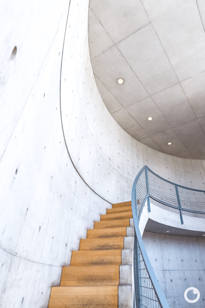 Innenansicht des Vitra Konferenzpavillons in Weil am Rhein, Bauherr Vitra Campus, Architekt Tadao Ando, 1993. Foto: Bertrand Weiss, weissfotografie.com