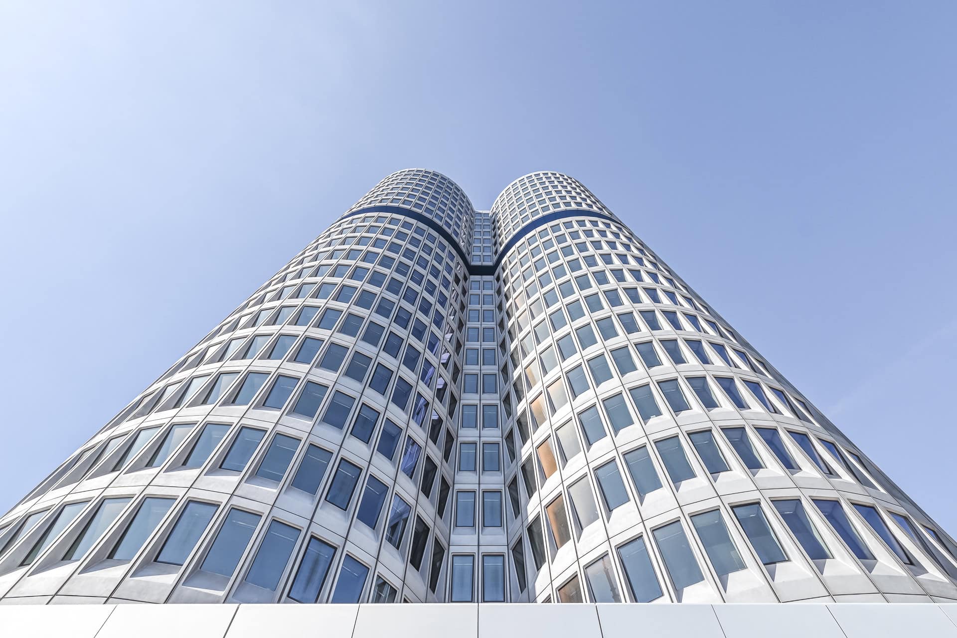 Außenansicht des BMW Vierzylinders in München. Architektur von Karl Schwanzer. Foto: Bertrand Weiss, weissfotografie.com.